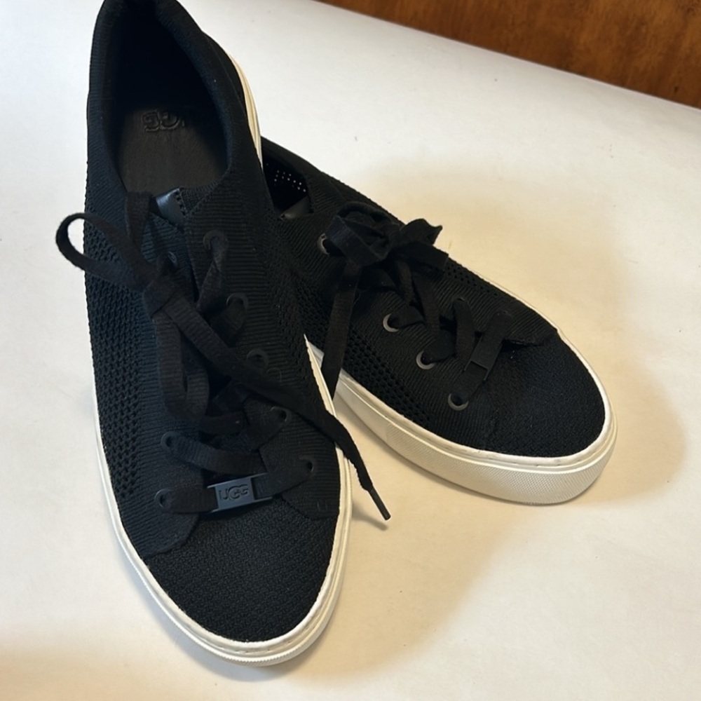 UGG - Women’s Zilo Knit, Sneakers, Black, Lo-Top, Size 7